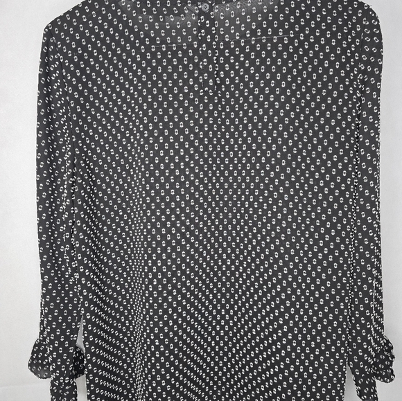 LOFT Blouse Black White Raised Dot 3/4 Sleeve Ruffle Cuffs Officewear M - Picture 5 of 13